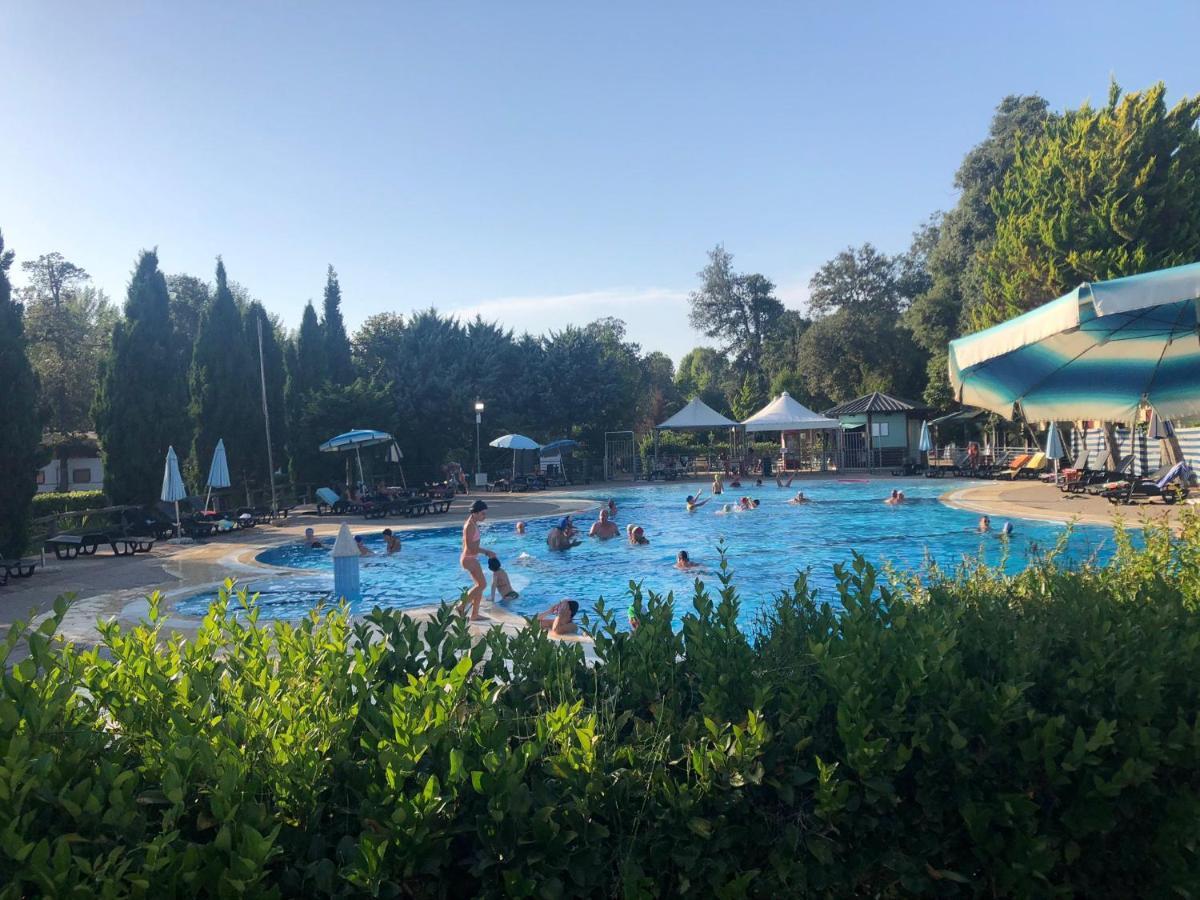 Zona Rosa 5 Chalet Mit Klimaanlage Und Wlan فياريجيو المظهر الخارجي الصورة
